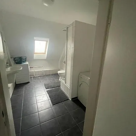 Einfache Monteurzimmer In Homestay szállás *